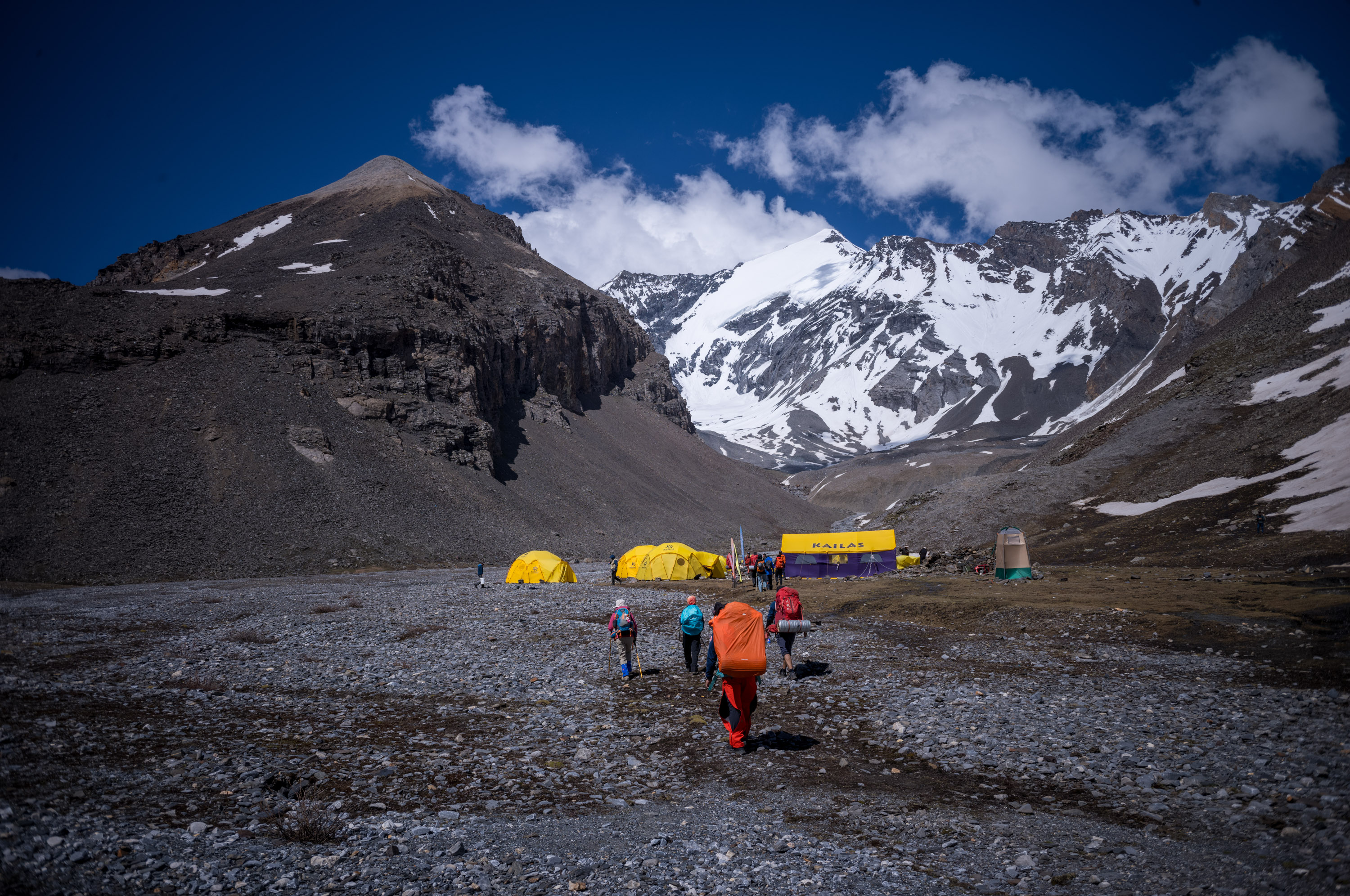 Arriving at the base camp at an altitude of 4,300 meters, the highest mountain in the background is Mt Xue Bao Ding 到达海拔4300米的大本营,背景里最高的山峰就是雪宝顶