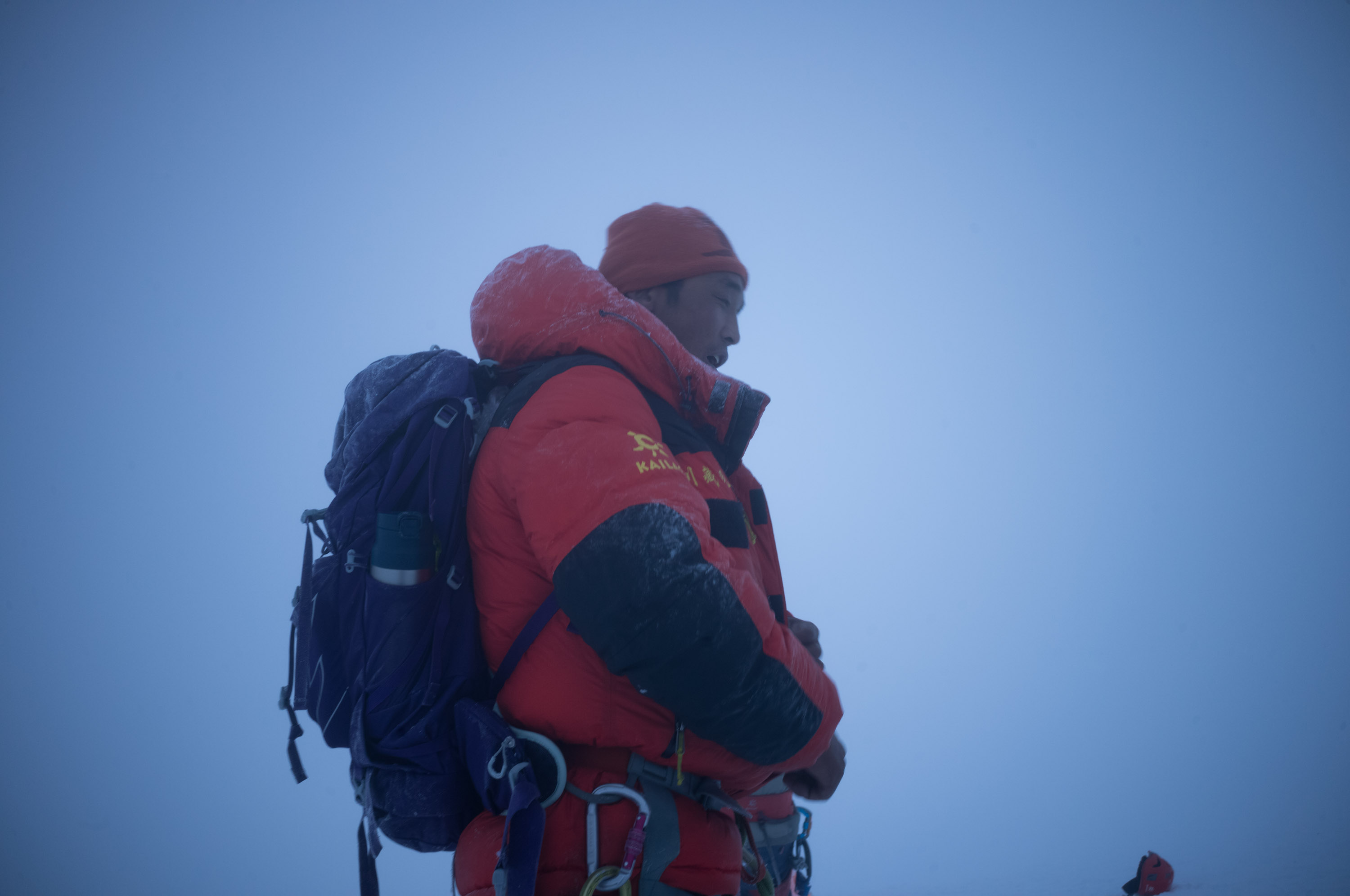 My guide is at the top of the mountain 我的向导在山顶